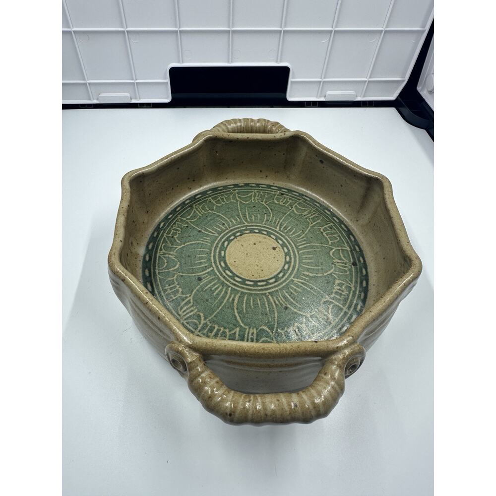Signed Sandie Bredbenner studio art stoneware pottery dish - Beige & Green